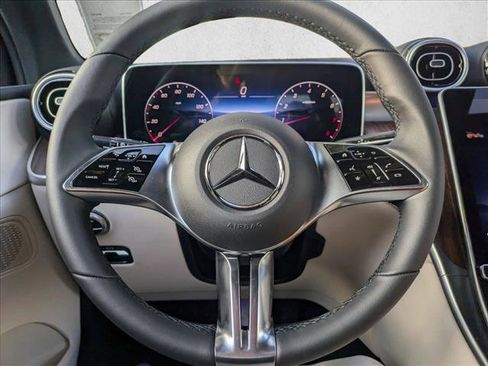 Used 2026 Mercedes-Benz GLC 300 image 14
