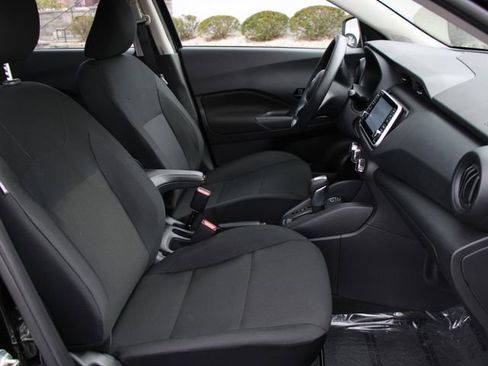 Certified 2025 Nissan Kicks Play S FWD image 32