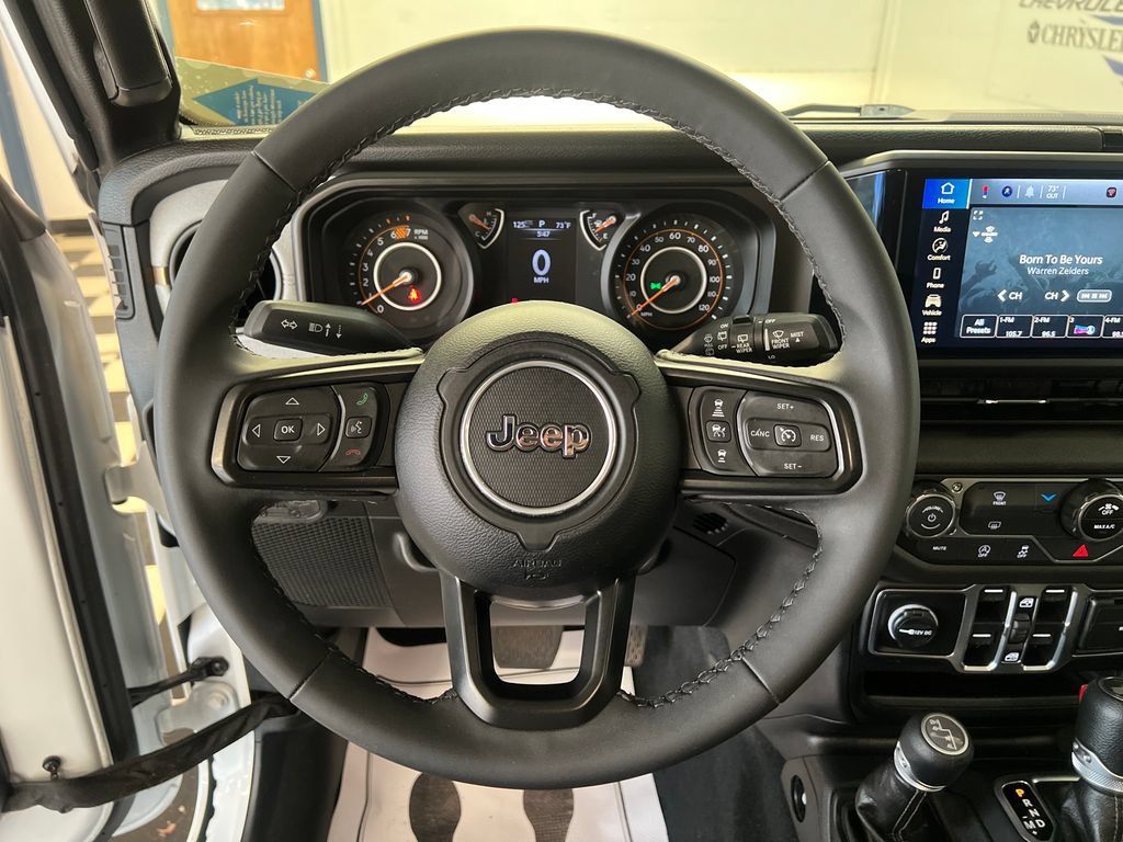Used 2025 Jeep Wrangler Unlimited Sport AWD/4WD image 18