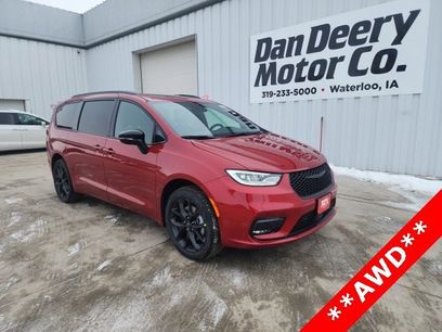 New 2026 Chrysler Pacifica Limited