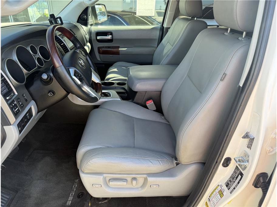 Used 2015 Toyota Sequoia Platinum AWD/4WD image 11