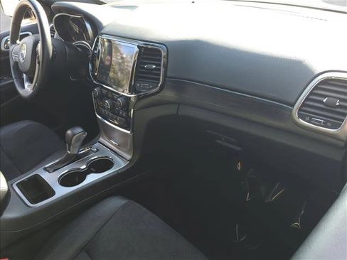 Used 2022 Jeep Grand Cherokee Laredo X image 25