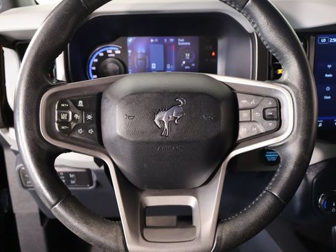 Used 2022 Ford Bronco Badlands AWD/4WD image 3
