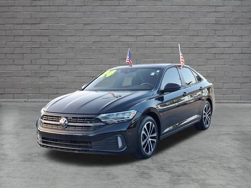 Used 2024 Volkswagen Jetta Sport FWD image 4