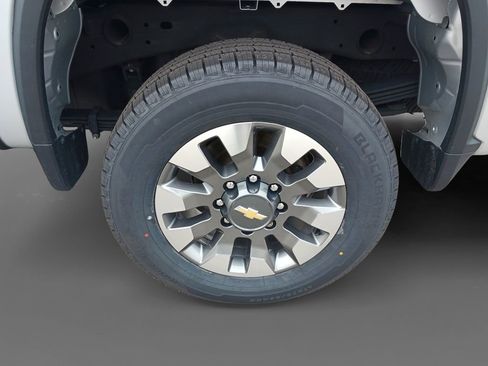 Used 2022 Chevrolet Silverado 2500 Custom w/ Custom Value Package image 8