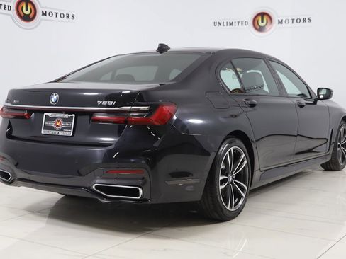 Used 2022 BMW 750i xDrive w/ M Sport Package image 3