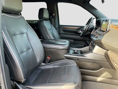 Used 2021 Chevrolet Suburban Premier w/ Premium Package AWD/4WD image 31