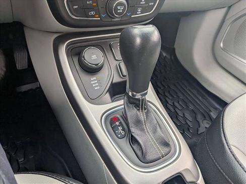 Used 2020 Jeep Compass Latitude AWD/4WD image 17