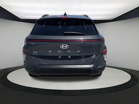 Certified 2024 Hyundai Kona SEL AWD/4WD image 4