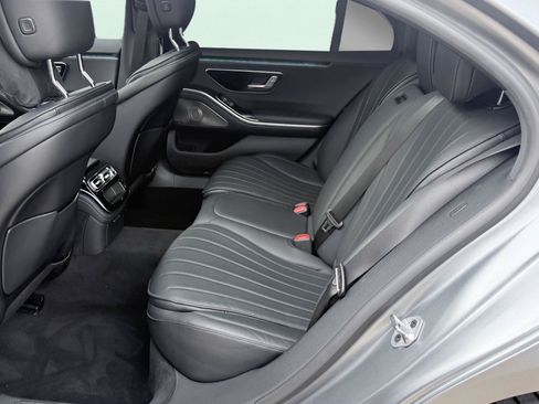 Used 2023 Mercedes-Benz S 500 4MATIC w/ AMG Line image 34