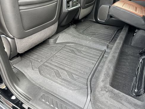 Certified 2024 GMC Sierra 2500 Denali Ultimate image 28