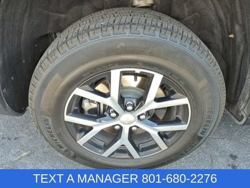 Used 2024 Jeep Grand Cherokee L Limited w/ Luxury Tech Group II AWD/4WD image 8