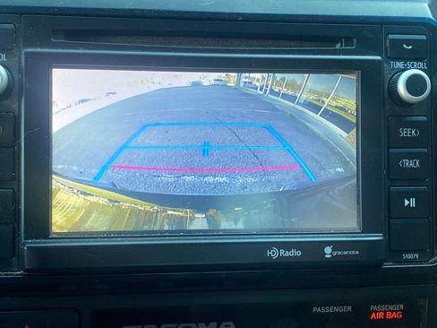 Used 2015 Toyota Tacoma 4x4 Access Cab V6 w/ SR5 Package image 21