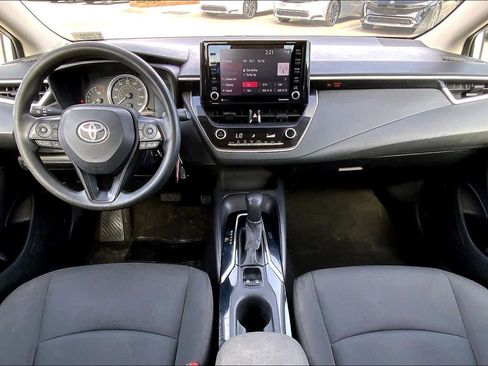 Used 2022 Toyota Corolla LE image 15