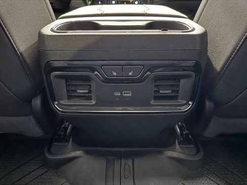 Used 2024 Chevrolet Silverado 2500 ZR2 w/ Technology Package AWD/4WD image 17