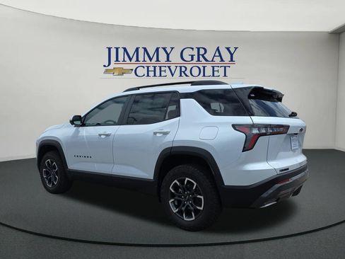 New 2026 Chevrolet Equinox ACTIV w/ Convenience Package III FWD image 3