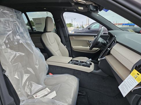 New 2026 Volvo XC90 B5 Core image 12