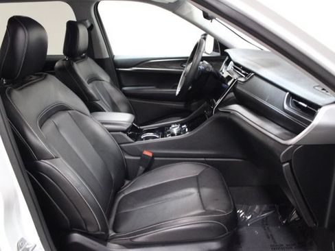 Used 2021 Jeep Grand Cherokee L Limited AWD/4WD image 24