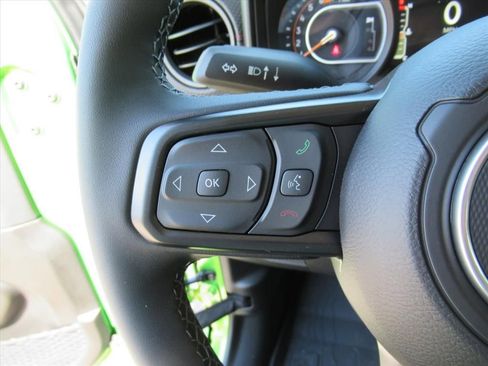 New 2025 Jeep Wrangler Unlimited Rubicon w/ Technology Group image 18