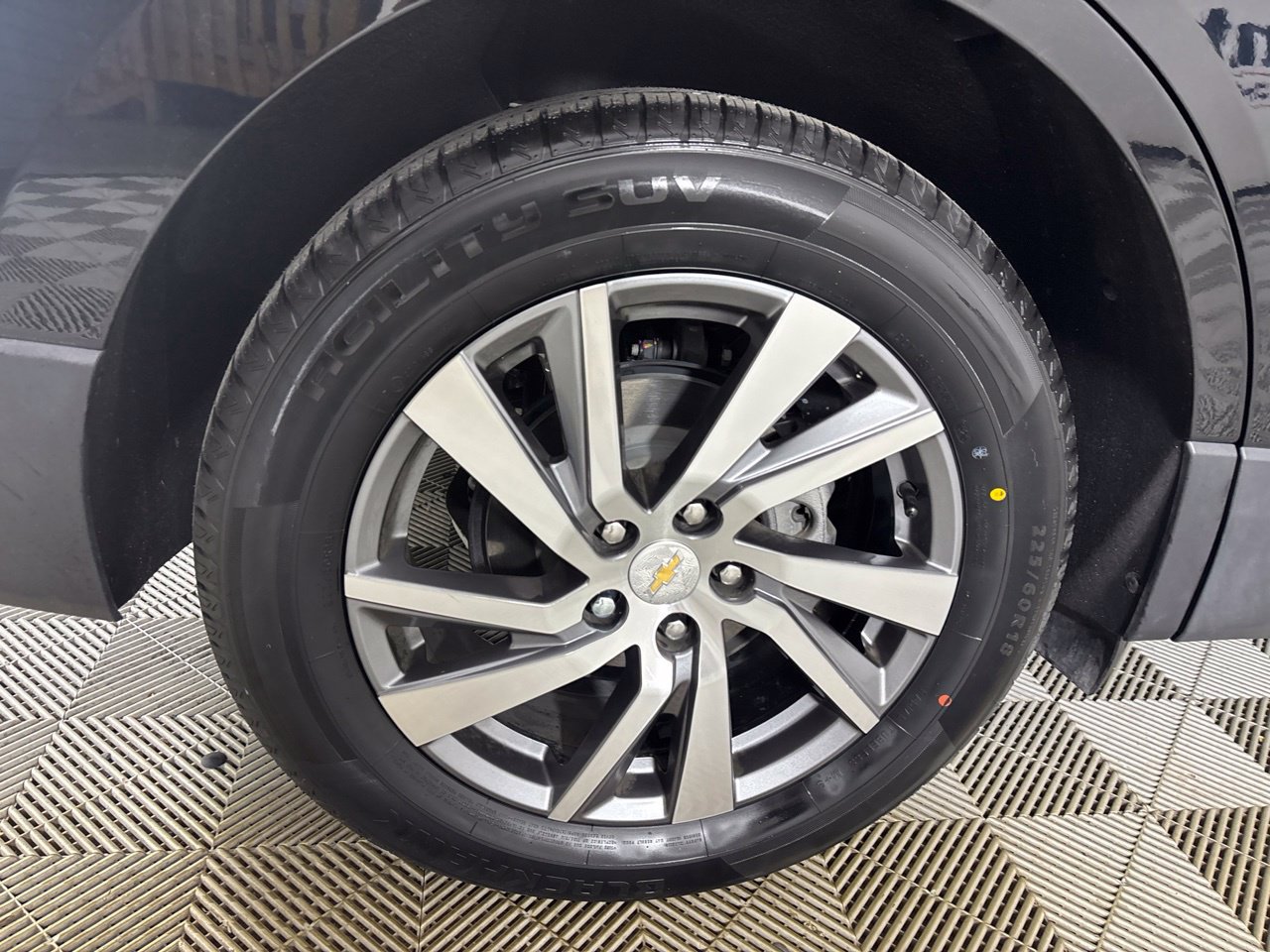 Used 2023 Chevrolet Equinox Premier AWD/4WD image 35