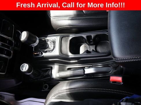 Used 2022 Jeep Wrangler Unlimited Sahara AWD/4WD image 28