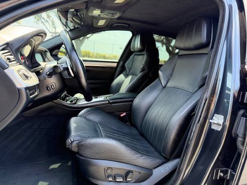 Used 2013 BMW M5 RWD image 12