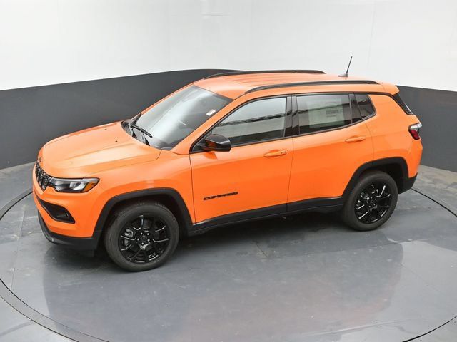 Used 2026 Jeep Compass Latitude AWD/4WD image 36