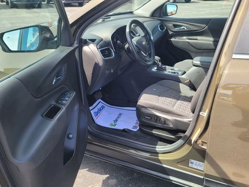 Used 2024 Chevrolet Equinox LT w/ LPO, Floor Liner Package FWD image 18