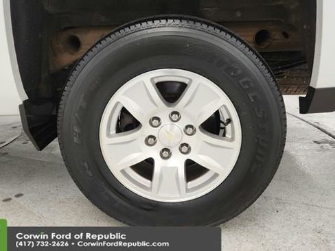 Used 2018 Chevrolet Silverado 1500 LT w/ All Star Edition image 23