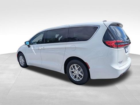 New 2027 Chrysler Pacifica Select w/ Family Tech Group FWD image 7