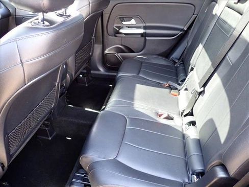 Used 2020 Mercedes-Benz GLB 250 4MATIC image 8