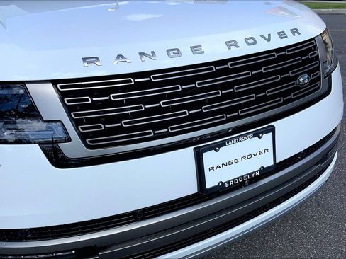 Certified 2025 Land Rover Range Rover Long Wheelbase SE AWD/4WD image 6