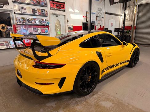 Used 2019 Porsche 911 GT3 RS RWD image 5