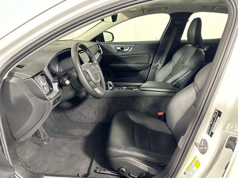 Used 2024 Volvo S60 B5 Core image 15
