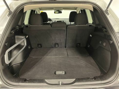 Used 2014 Jeep Cherokee Latitude image 4