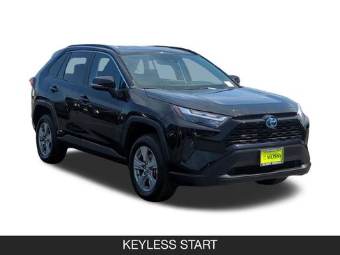 Used 2024 Toyota RAV4 XLE AWD/4WD image 2