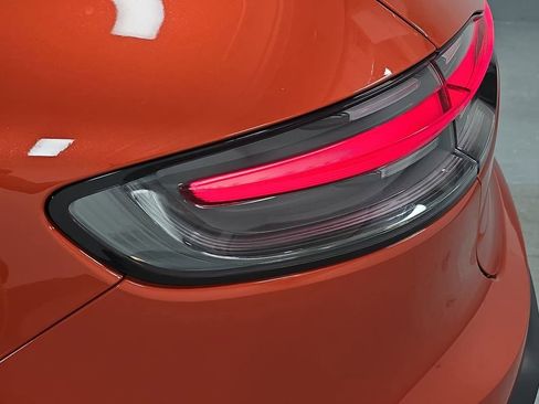 Certified 2023 Porsche Macan AWD/4WD image 30
