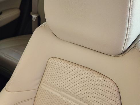 Used 2019 Honda CR-V Touring image 14