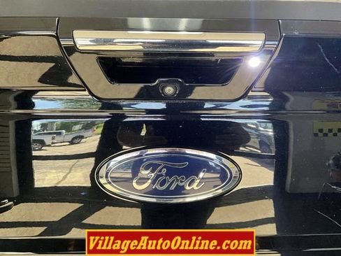 Used 2017 Ford F150 Lariat w/ Equipment Group 502A Luxury AWD/4WD image 29