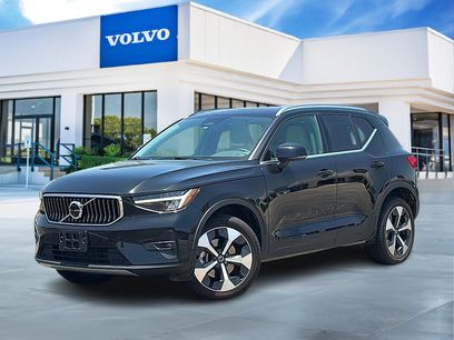 Used 2023 Volvo XC40 B5 Plus w/ Driver Assist Package