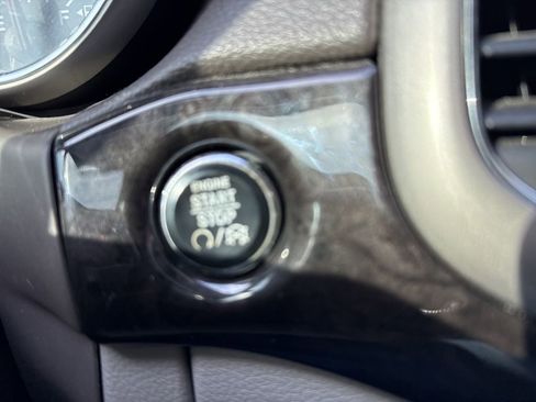 Used 2011 Jeep Grand Cherokee Laredo image 50