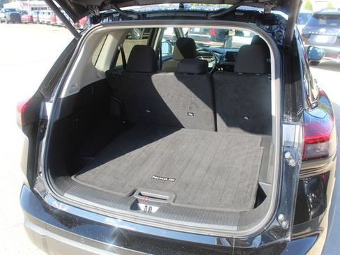 Used 2025 Nissan Rogue SV FWD image 6