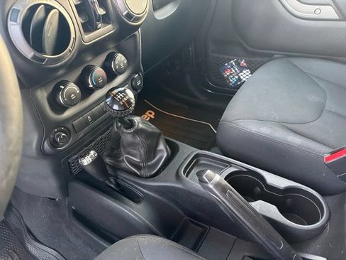 Used 2016 Jeep Wrangler Unlimited Sport w/ Quick Order Package 23S AWD/4WD image 13