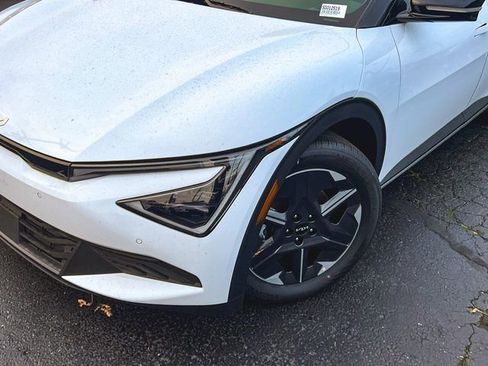 New 2025 Kia EV6 Light image 2