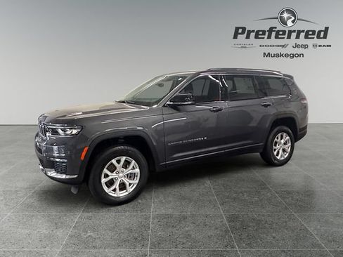 Used 2023 Jeep Grand Cherokee L Limited w/ Luxury Tech Group II AWD/4WD image 10