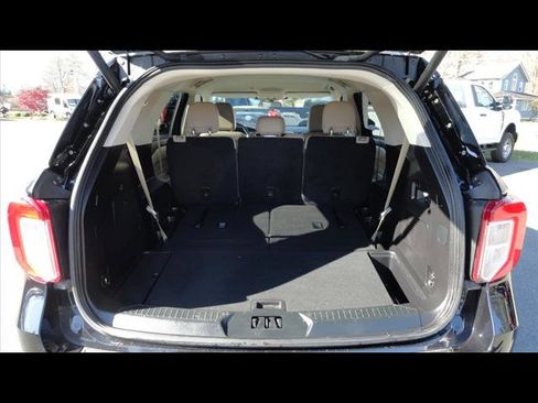 Used 2021 Ford Explorer XLT w/ Equipment Group 202A image 23