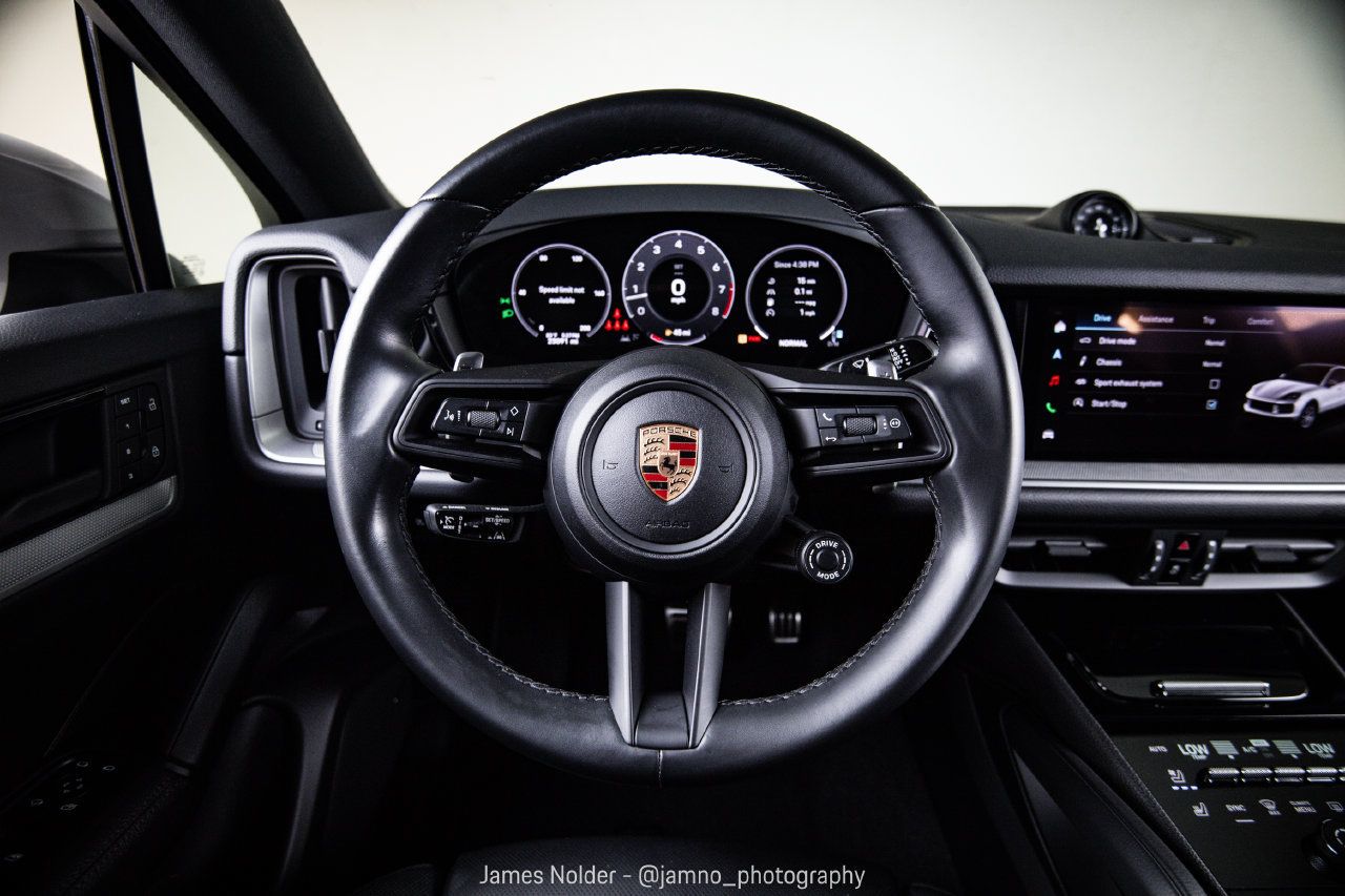Certified 2024 Porsche Cayenne S AWD/4WD image 26