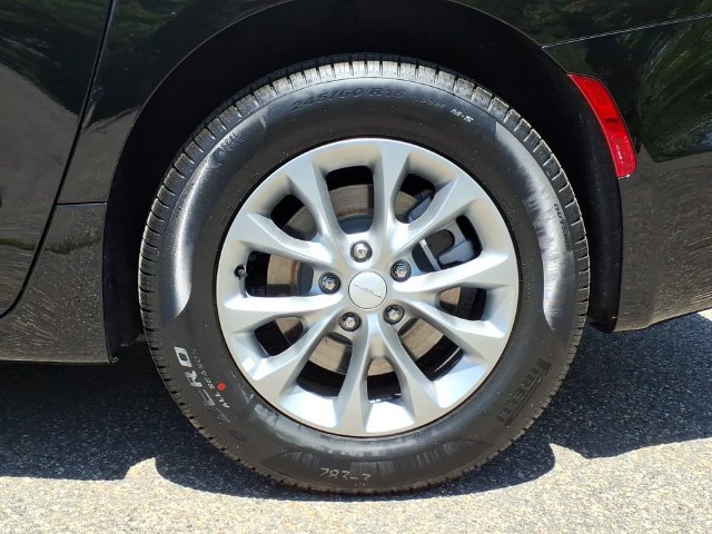 New 2027 Chrysler Pacifica Select AWD/4WD image 7
