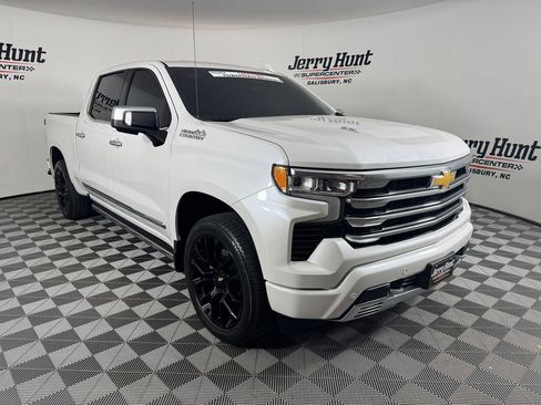 Used 2025 Chevrolet Silverado 1500 High Country w/ Technology Package AWD/4WD image 5