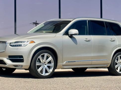 Used 2017 Volvo XC90 T6 Inscription w/ Vision Package image 6